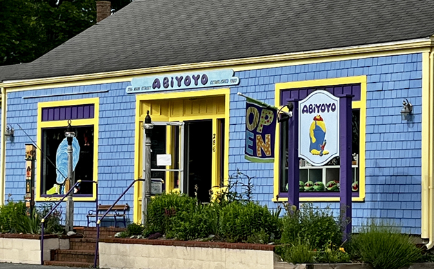 wellfleet-shopping-cape-cod-motel